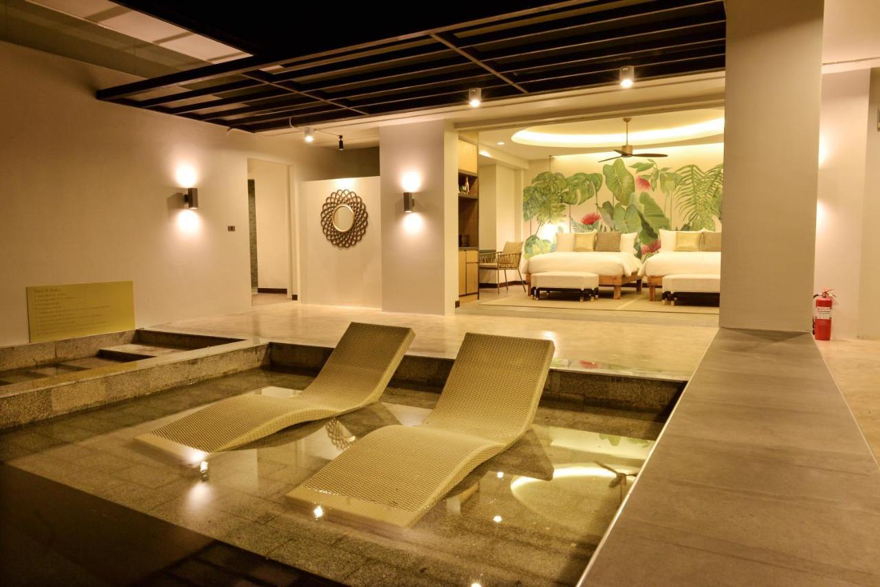 Tungtong Beach Villas Thap Sakae Exterior photo