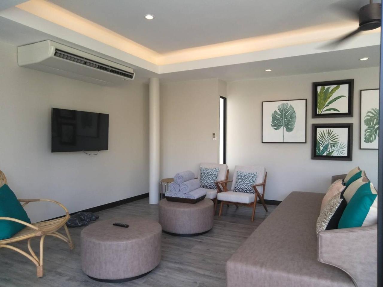 Tungtong Beach Villas Thap Sakae Exterior photo