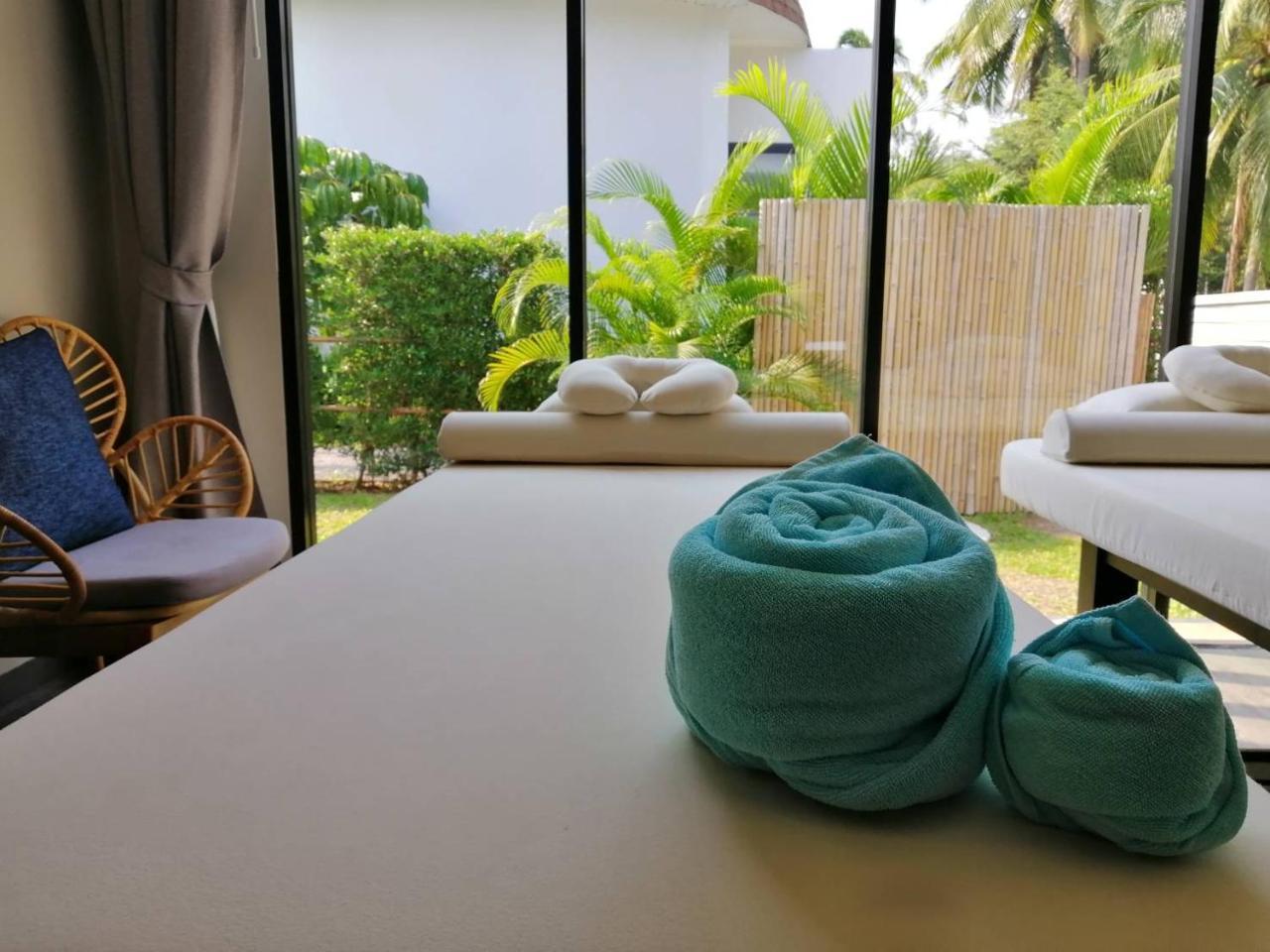 Tungtong Beach Villas Thap Sakae Exterior photo
